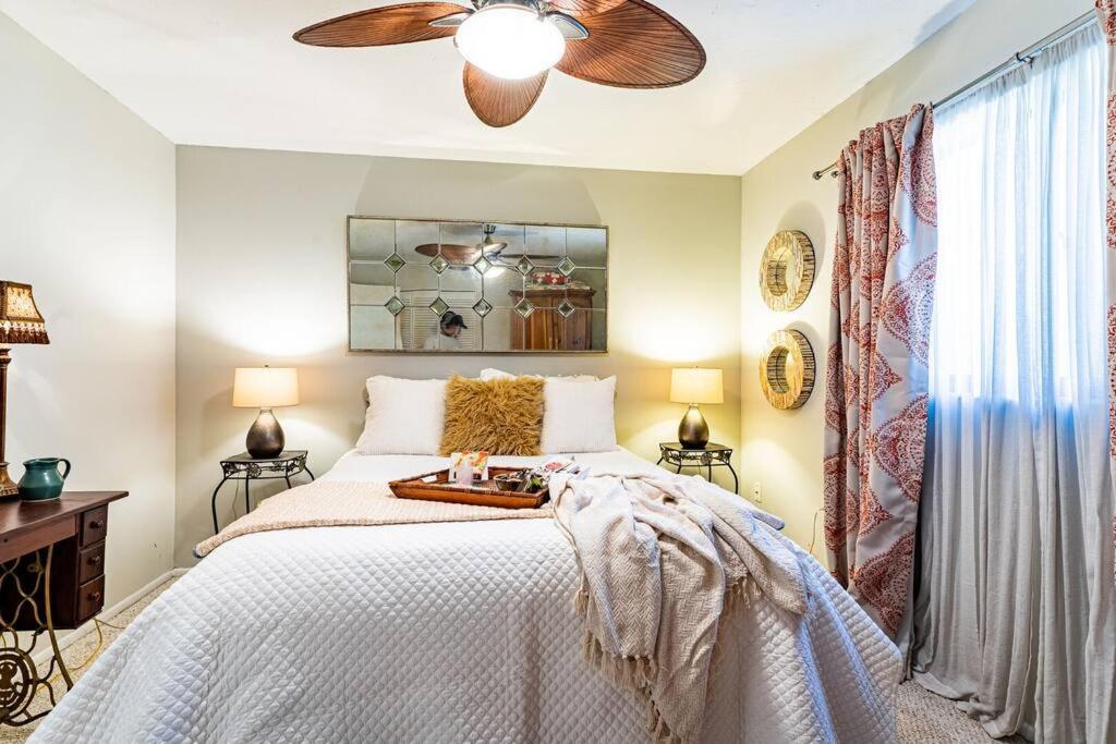 Spiritual Oasis! The Perfect Location For Those Who Have A Flair For The Healing Arts And An Eclectic, Creative Style And Sensibility.  Apartamento Sarasota Exterior foto